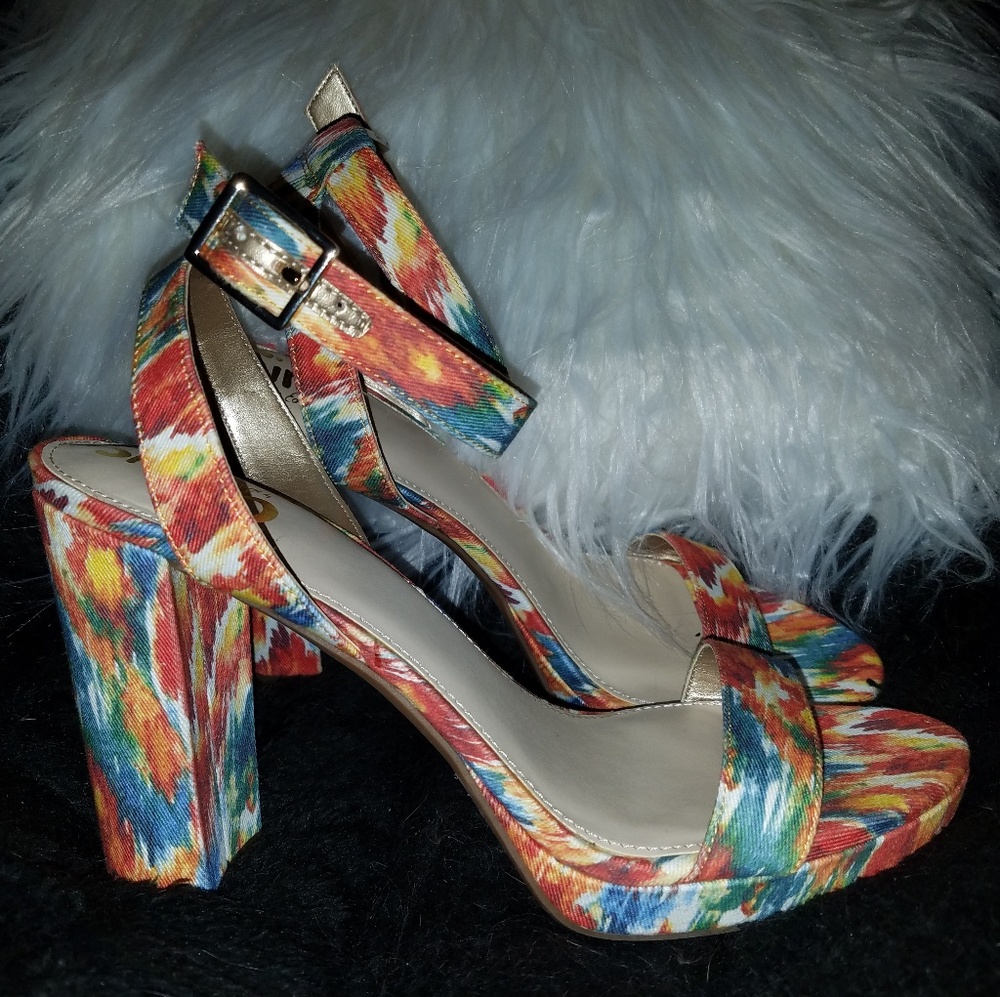 Colorful chunky pumps
